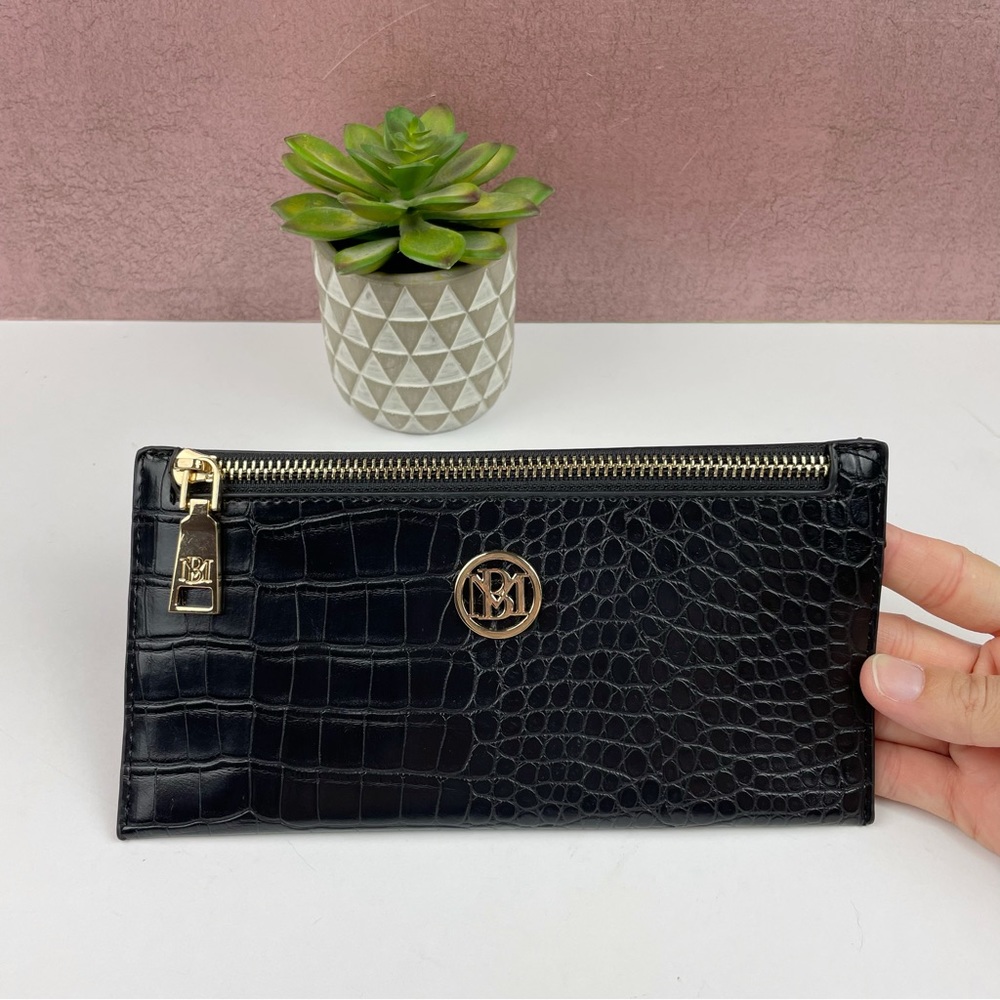 Badgley Mischka Black Gold Zipper Clutch Wallet Women Designer